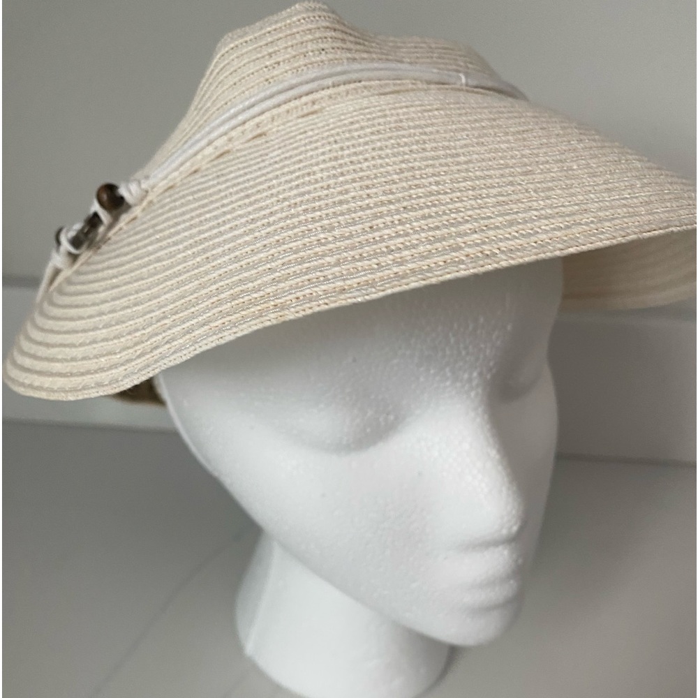 White visor - Picture 2 of 2
